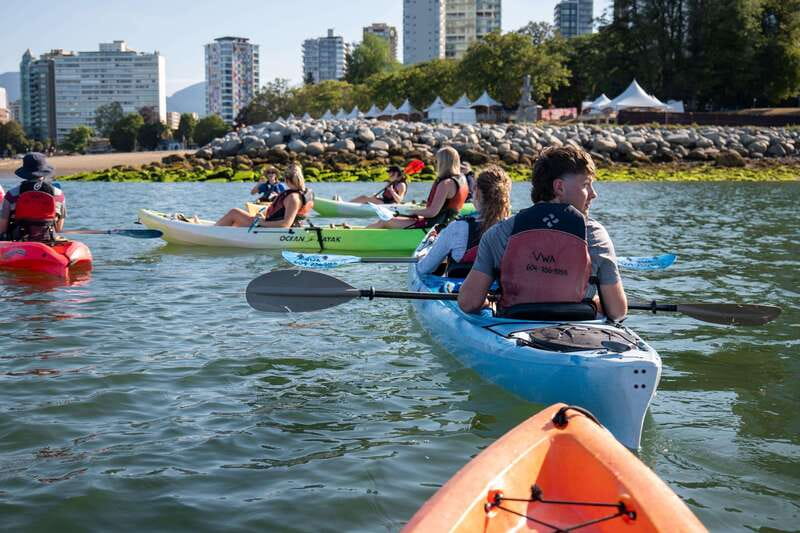3 Hour Kayak in Vancouver with Coffee on the Beach - Paddling past Vancouver icons