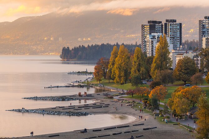 3 hours Private Vancouver Tour-from YVR Airport or Cruise Port - Stanley Park from Brockton Point to the Hollow Tree