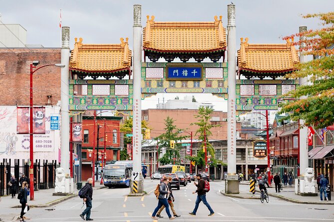 7 hours Private Vancouver Tour-from YVR Airport or Cruise Port - Lunch, English Bay, and Granville Island