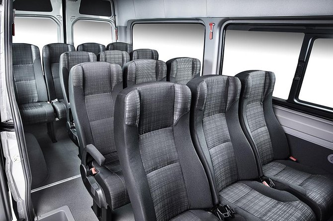 Arrival Private Transfer Vancouver YVR or Cruise Port to Vancouver by Minibus - The chauffeur adds useful local context