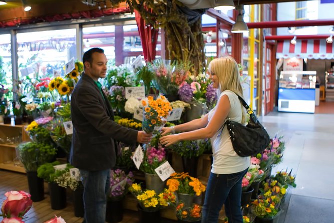 Best of Vancouver Private Tour - What the guide adds to the drive