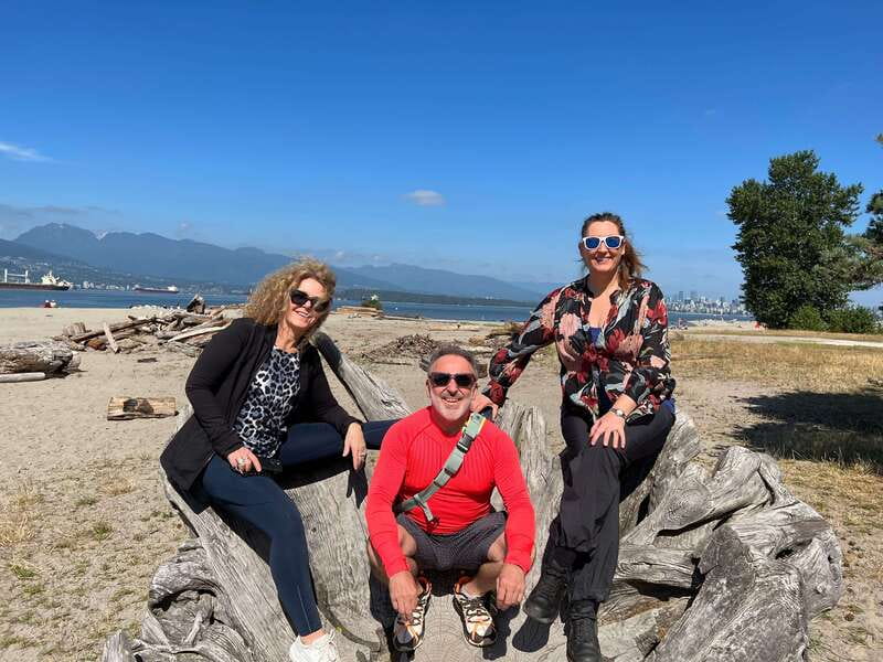 Bike and Hike Vancouver - Stanley Park and English Bay on Two Wheels