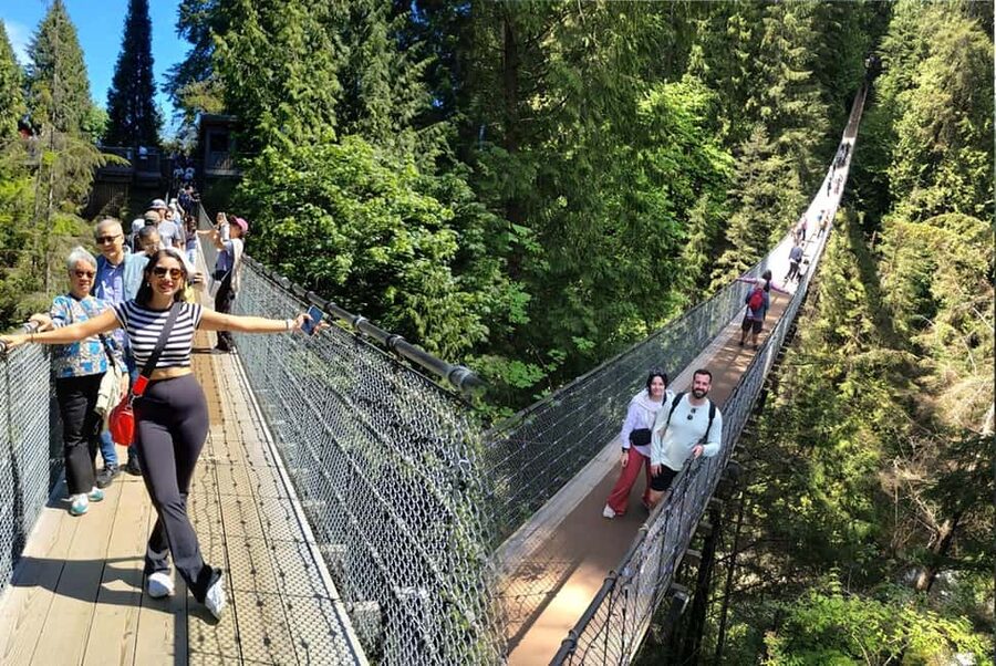 Capilano Br+Grouse Mtn+Dam+Lake&Hatcher/5in1/Small Group/Car - Capilano Suspension Bridge Park: the tour’s headline attraction