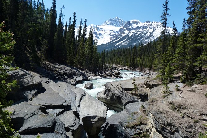 Caribou - Discover the Best of the Rockies (8-Days) - The long road to Whistler