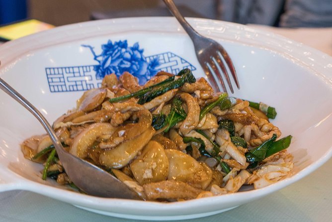 Downtown Vancouver Asian Food Tour by Vancouver Foodie Tours - Dessert and the final stretch on Robson Street