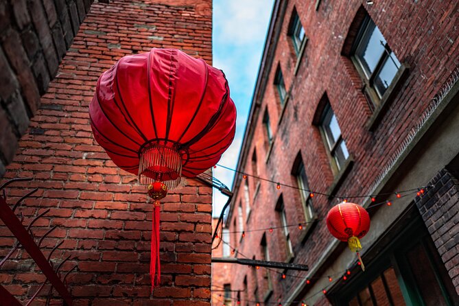 Experience Gastown Vancouver's Elite Walking Food Tour - Five generous bites tell the story of Gastown