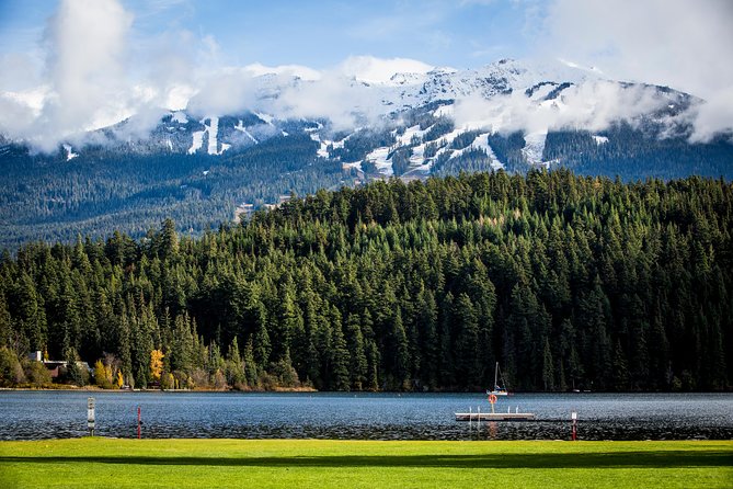 From Vancouver: Whistler & Sea to Sky Gondola with Shannon Falls - Shannon Falls: a short stop with real impact