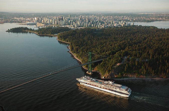 Helicopter Tour of Vancouver City (Depart SKY Hangar) - Stanley Park from above
