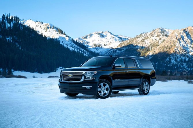 Private Chauffeured Whistler Transfer (Vancouver to Whistler) - Settling into the luxury vehicle