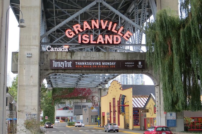Private Tour: Vancouver Sightseeing and Capilano Suspension Bridge - Stanley Park and English Bay set the tone