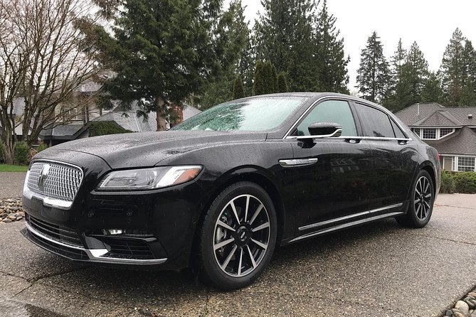 Private Transfer from Vancouver Airport to Cruise Terminal (Port) - Finding your chauffeur at Vancouver International Airport