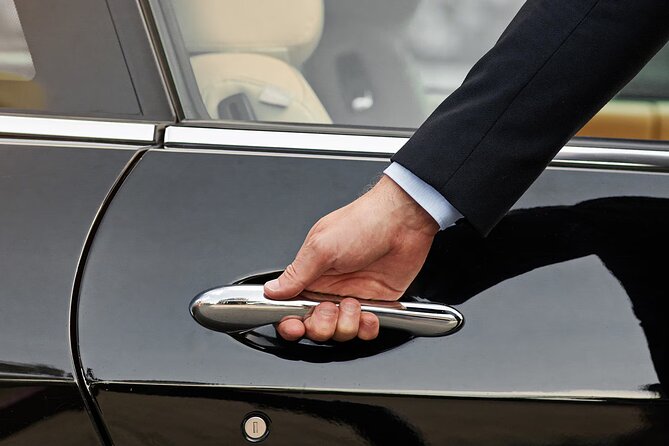 Private Transfer – To or From - Airport, Downtown, Cruise Harbour - Key points at a glance