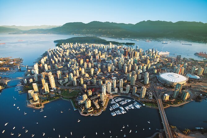 Private Vancouver Airport YVR or Train Stn Transfer to Vancouver - A calm first hour in Vancouver