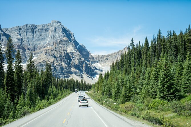 Rockies Western Canada Iconic Sites Tour - Day 7: Lake Louise, Moraine Lake, and Kelowna