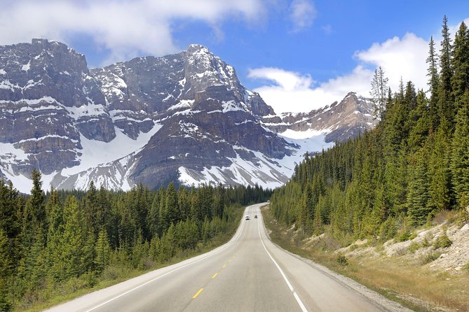Rockies Winter Premium Tour - Day 2: Snow-capped parks and your first Banff night