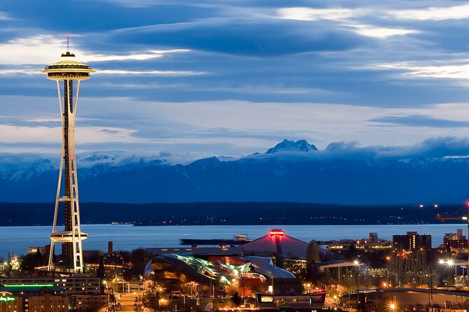 Seattle Sightseeing 2 day Tour from Vancouver (Chn&Eng) - Seattle Premium Outlets and the first hotel night