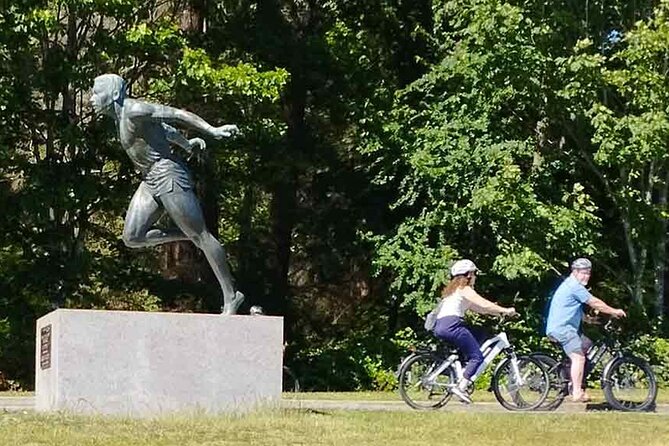 Stanley Park Bike Adventure with Lux Car Pick Up Affordable Easy - Key Points at a Glance
