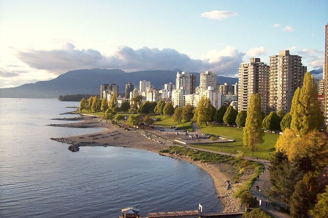 Stanley Park Self Guided Bike Tour - Vancouver Aquarium and the Choice to Stop