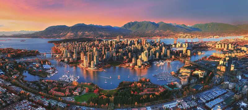 Sunset Bus Tour: Stanley Park & English Bay Photostops - Guides, drivers, and the feel of the ride