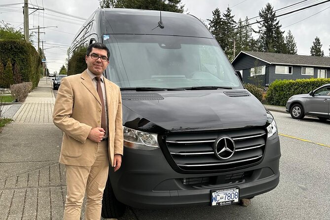 Vancouver and North Shore Grand City Tour with your luggage - Downtown Vancouver in quick strokes