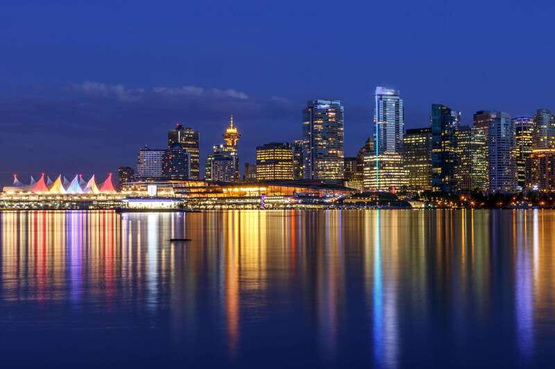 Vancouver: Attractions by Twilight Guided Tour with Dinner - Dinner at Altitude Restaurant
