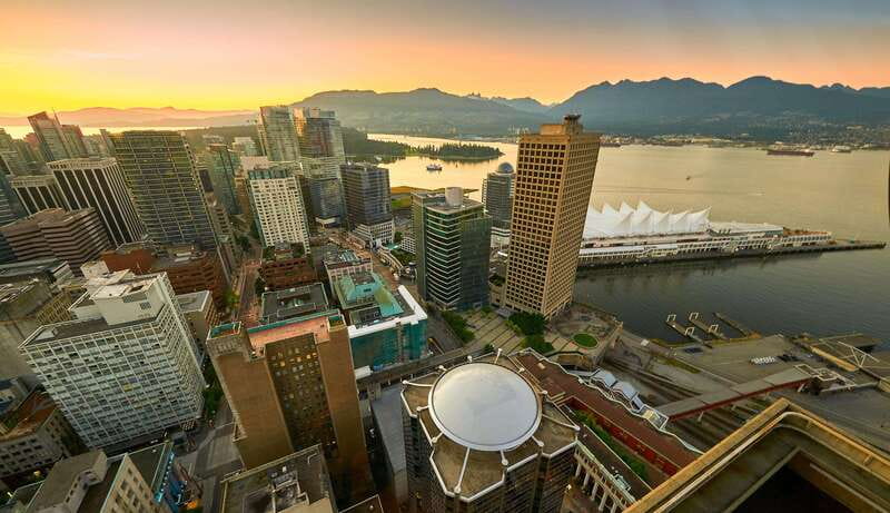 Vancouver: Attractions by Twilight Guided Tour with Dinner - Who Will Enjoy This Vancouver Night Tour?