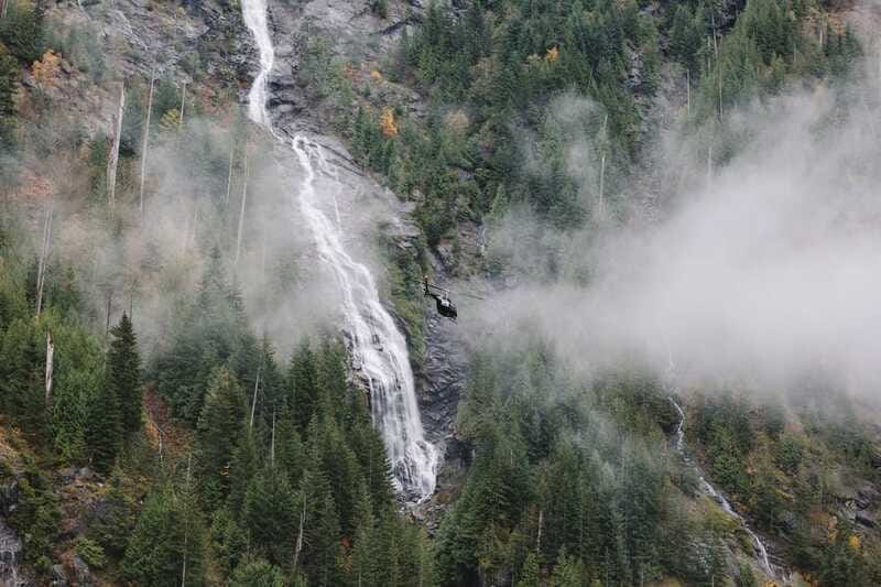 Vancouver: Backcountry Helicopter Tours with Hotel Pickup - The rare chance to land at a mountain lake