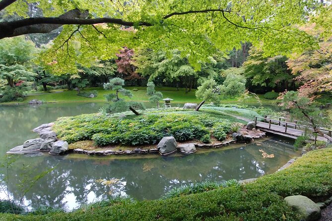 Vancouver Botanical Gardens & Museum Private Explorer - Museum of Anthropology: the cultural heart of the day