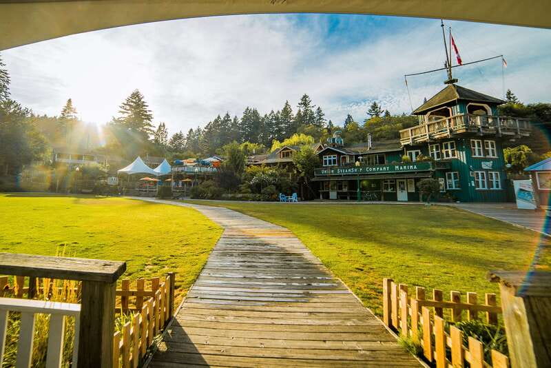 Vancouver: Bowen Island Boat Cruise with Dinner - The sunset cruise through Howe Sound