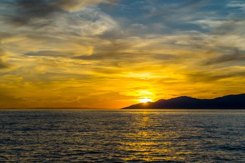 Vancouver: Bowen Island Boat Cruise with Dinner - Practical details that affect the experience