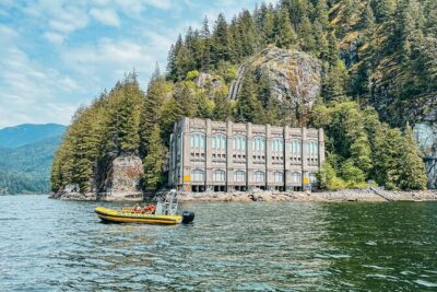 Vancouver City and Waterfall Waterfront Sightseeing Boat Tour