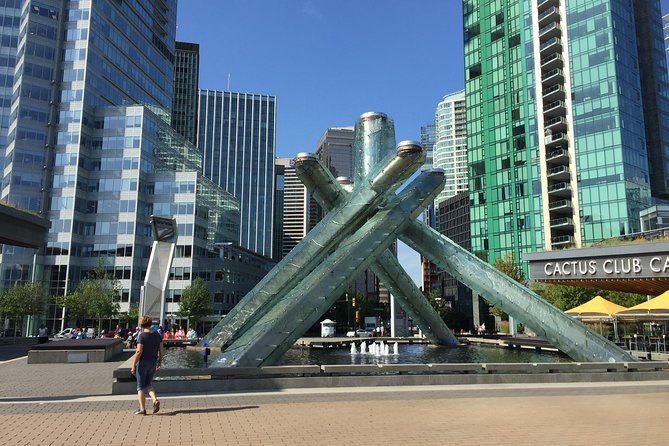 Vancouver City Finest Private Tour - Queen Elizabeth Park: a 30-minute view from Little Mountain