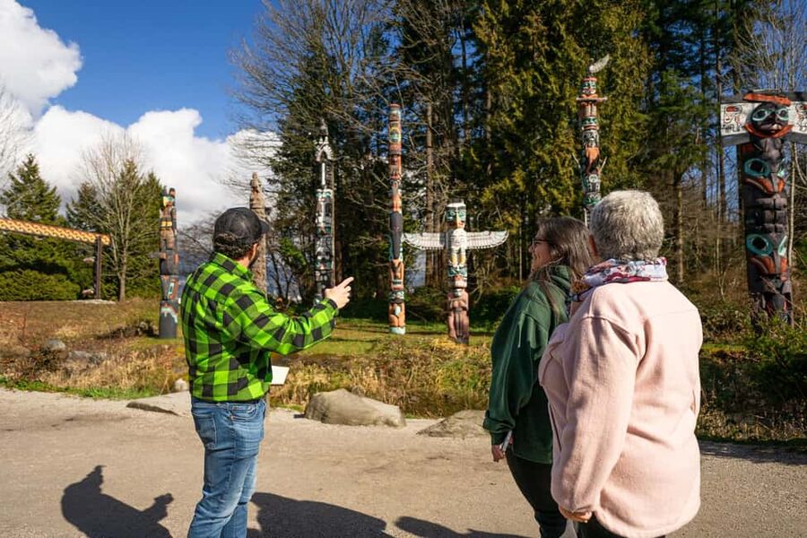 Vancouver: City Highlights & Vancouver Lookout Tour - What the $84 price buys you
