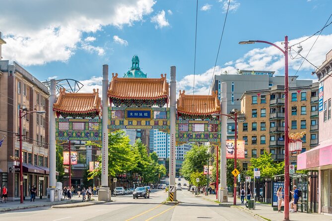 Vancouver City Sightseeing Tour: Capilano Suspension Bridge & Vancouver Lookout - Stanley Park and the Brockton Point totem poles