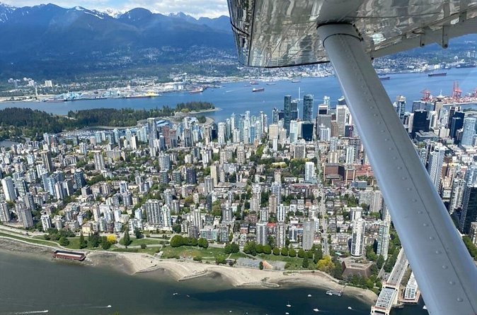 Vancouver City Skyline Scenic Seaplane Tour - What to bring and how to use the short flight