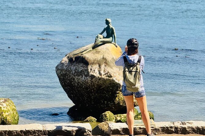 Vancouver City Tour: Stanley Park, Granville Island & False Creek - The guide and trolley experience