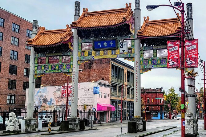 Vancouver city Tour with all attractions - Granville Island and False Creek