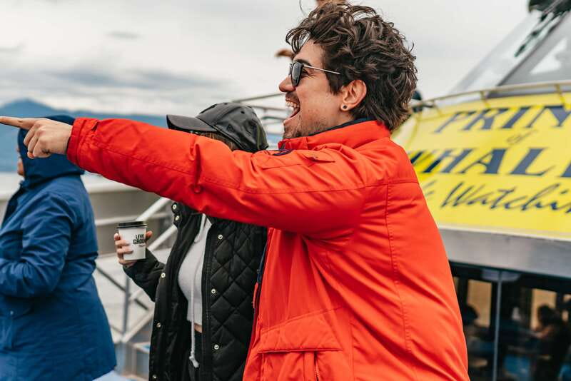 Vancouver: Covered Whale Watching Adventure with Free Photos - Free photos let you watch instead of chase the perfect shot