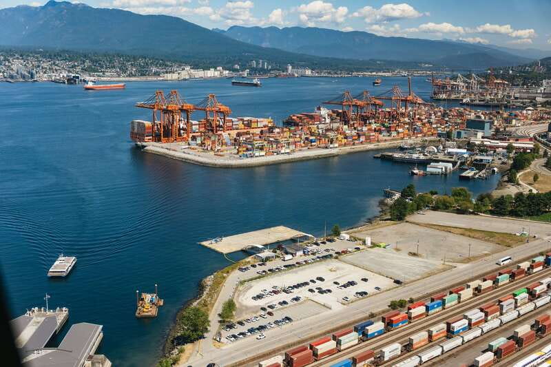 Vancouver: Entry Ticket for the Vancouver Lookout - My verdict: book it for a clear first look