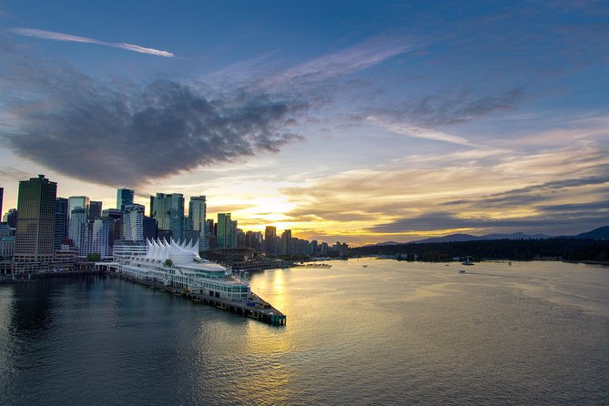 Vancouver Evening Tour: Stanley Park & English Bay Photostops - Why this short Vancouver tour works after dark