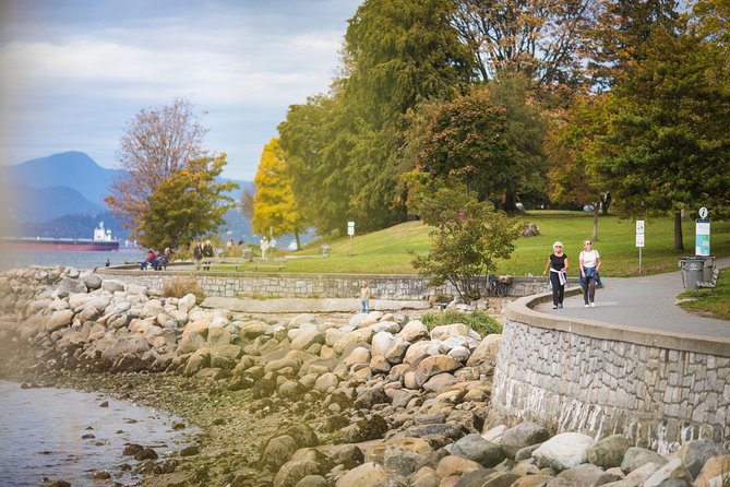Vancouver Evening Tour: Stanley Park & English Bay Photostops - Who should book this evening route