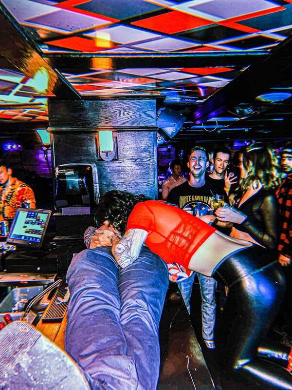 Vancouver: Gastown Pub Crawl - The social side is the real attraction