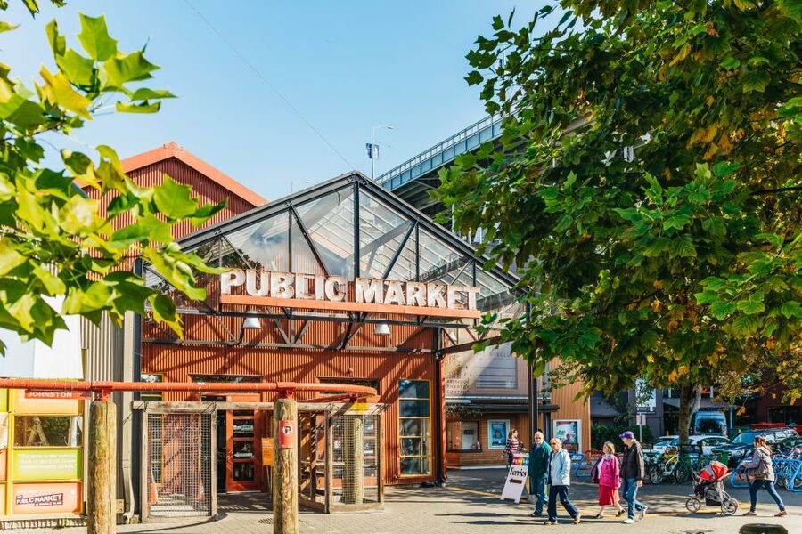 Vancouver: Hop-on Hop-off Sightseeing Tour with 10 Stops - Davie Village and the West End
