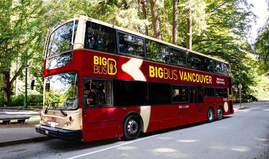 Vancouver: Hop-on Hop-off Sightseeing Tour with 10 Stops - Canada Place gives you the clearest starting point
