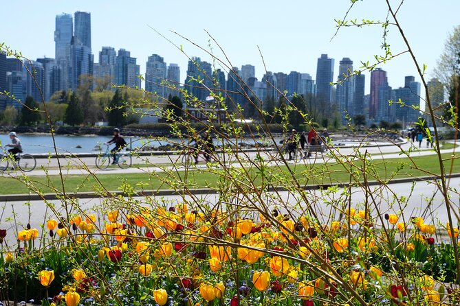 Vancouver Hop On Hop Off Trolley Tour - Guides matter more than the vehicle