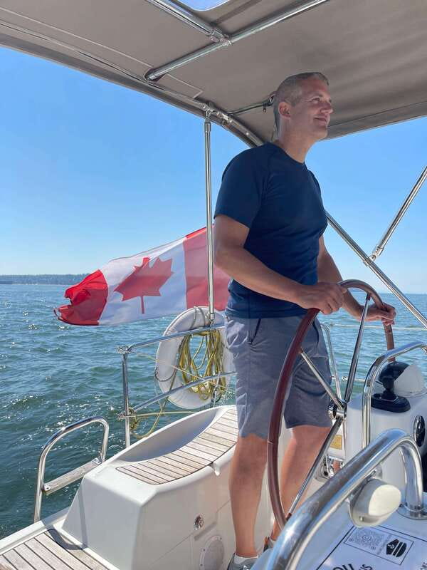 Vancouver: Mosquito Creek and English Bay Sailboat Cruise - Frederick the boat cat and the social side