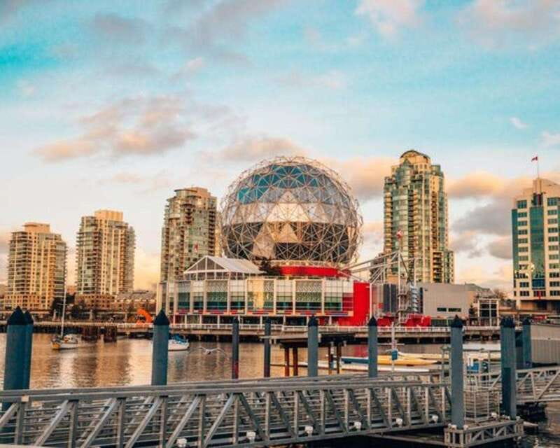 Vancouver : Must-See Attractions Walking Tour With A Guide - Key things to know before you book