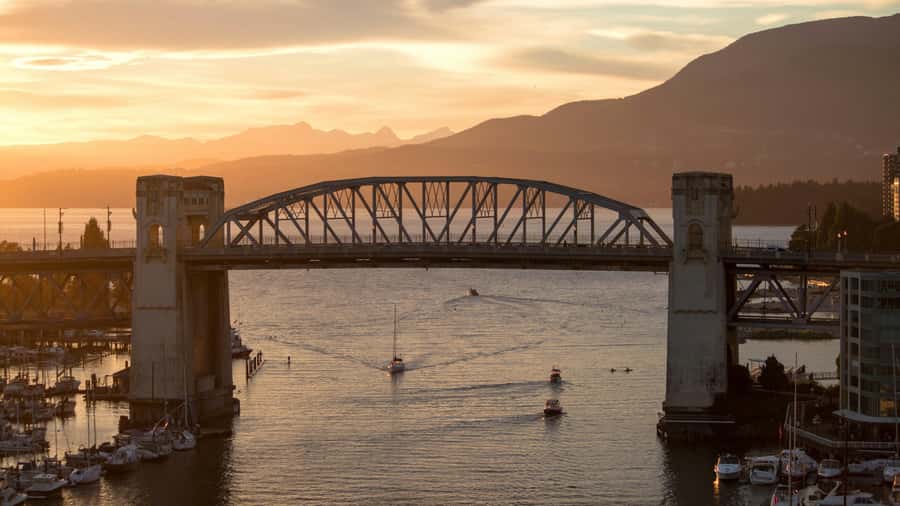Vancouver: Private City Sights Tour by Minibus (3hrs) - Why three hours works well for a first look at Vancouver