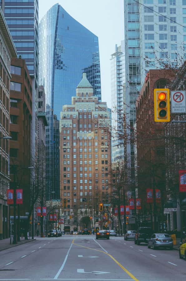 Vancouver: Private City Sights Tour by Minibus (3hrs) - Queen Elizabeth Park and the Quarry Garden