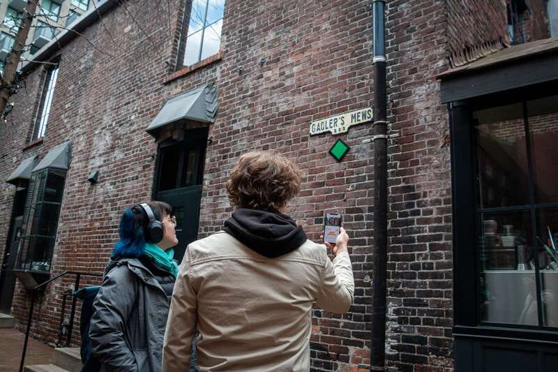 Vancouver: Self-Guided Smartphone Walking Tour of Gastown - Who will get the most from this walk?